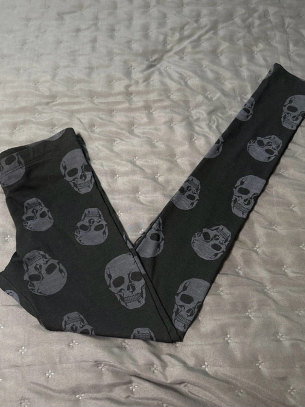Rue21 Black Leggings with Gray Skull Print